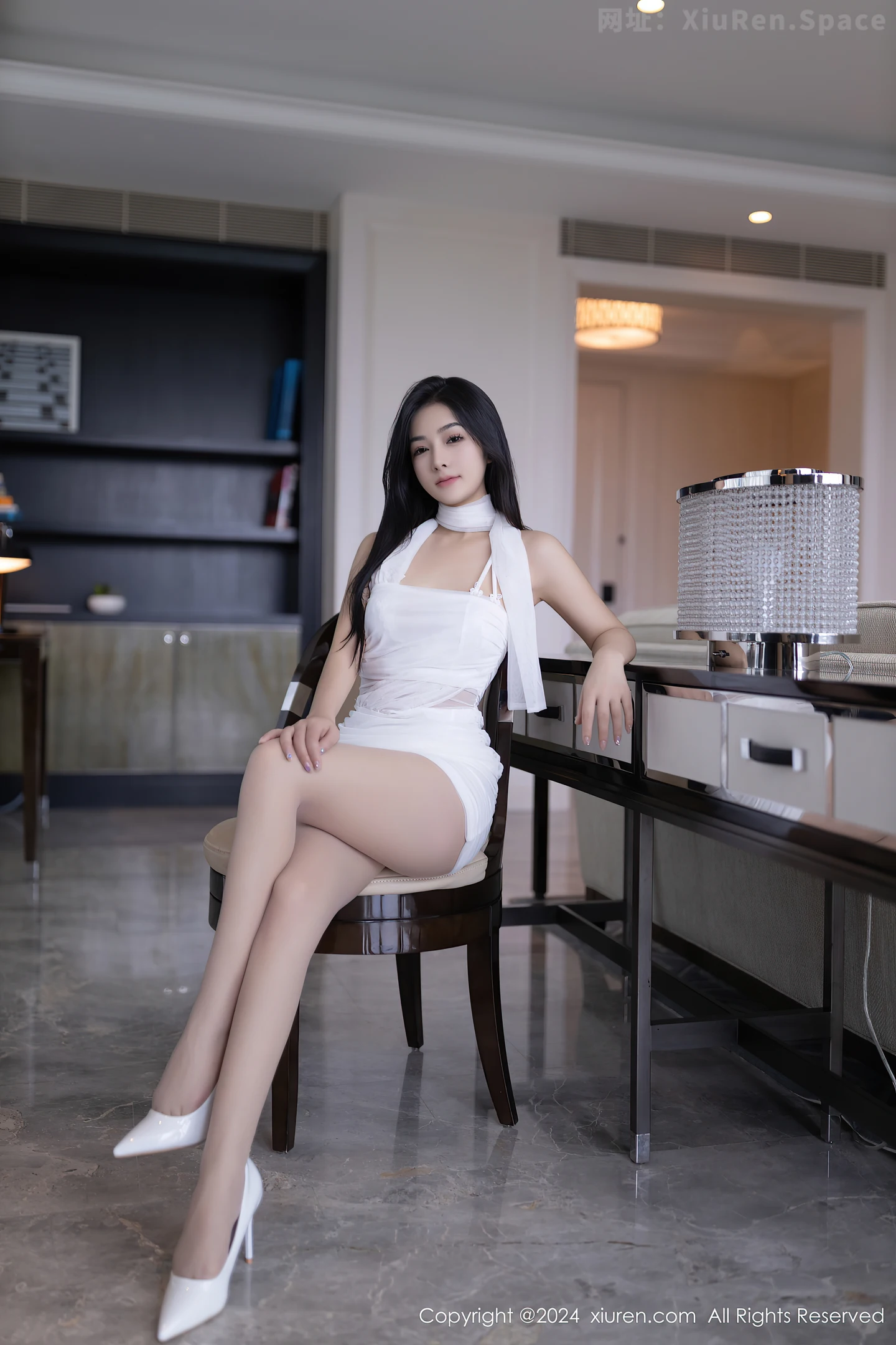 图片[5]-[XiuRen秀人网]VOL.8875 模特谭小灵性感白色连衣短裙配超薄肉丝秀丰腴身材惹火诱惑写真79P-秀人网官方网站